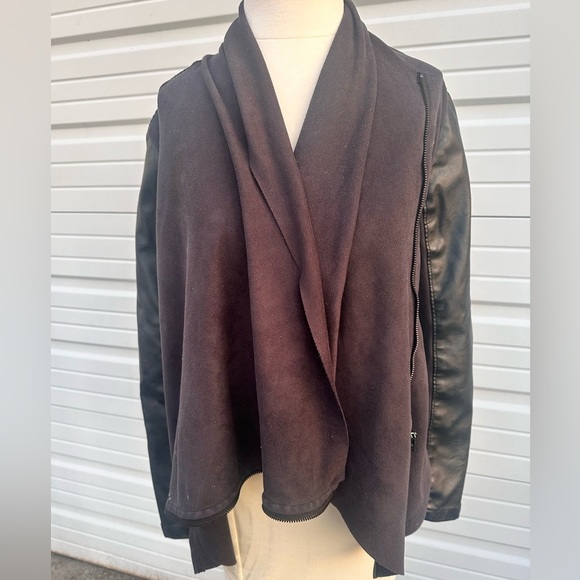 Blank NYC women’s faux leather eggplant draped swag jacket size M - Picture 1 of 11